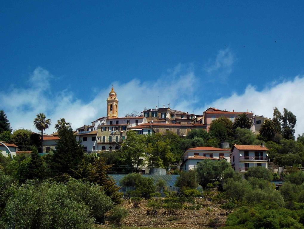B&B L'Intrigante Seborga Bagian luar foto