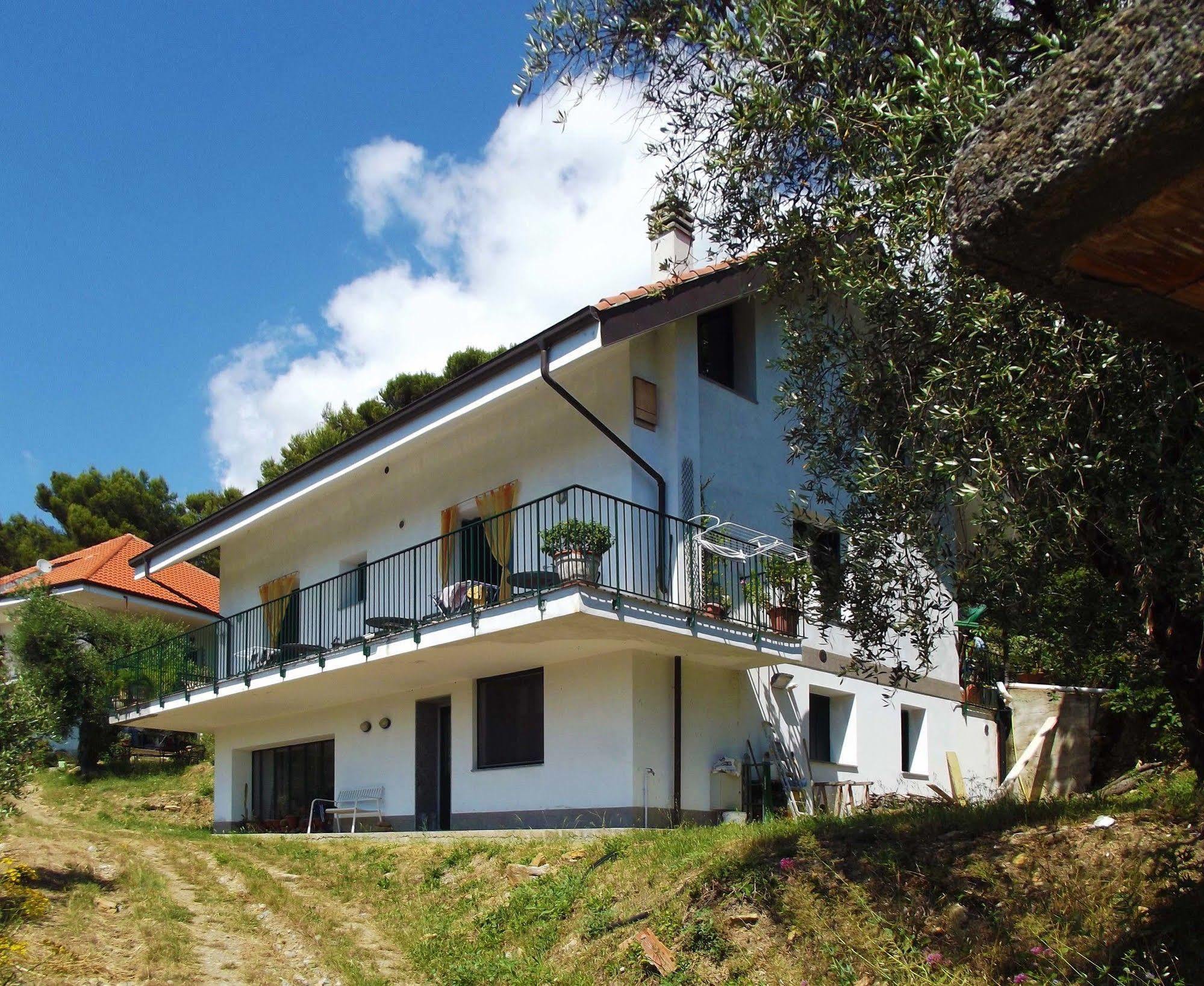 B&B L'Intrigante Seborga Bagian luar foto